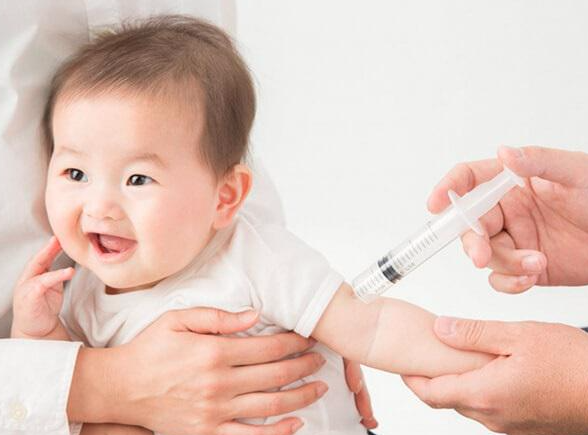 Khi nào nên tiêm phòng cho bé và lịch tiêm cụ thể