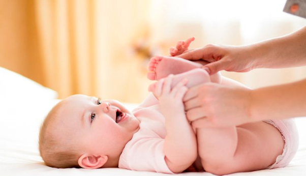 5 bài tập đơn giản giúp bé sơ sinh cứng cáp hơn